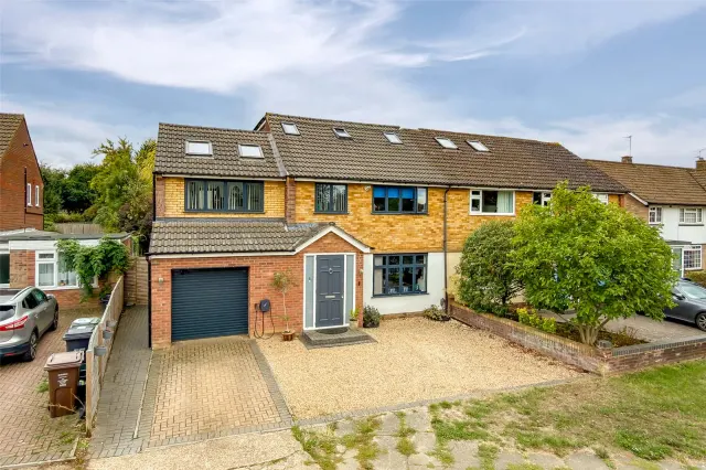 St. Vincent Drive, St. Albans, Hertfordshire, AL1 5SJ, photo 1