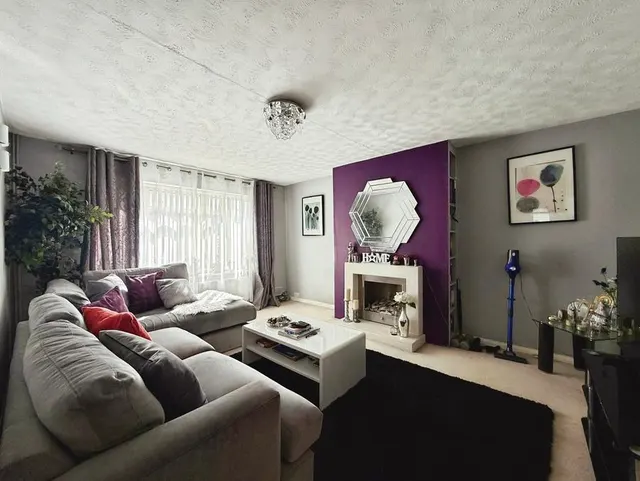 Hinton Close, Crowthorne, RG45, photo 2