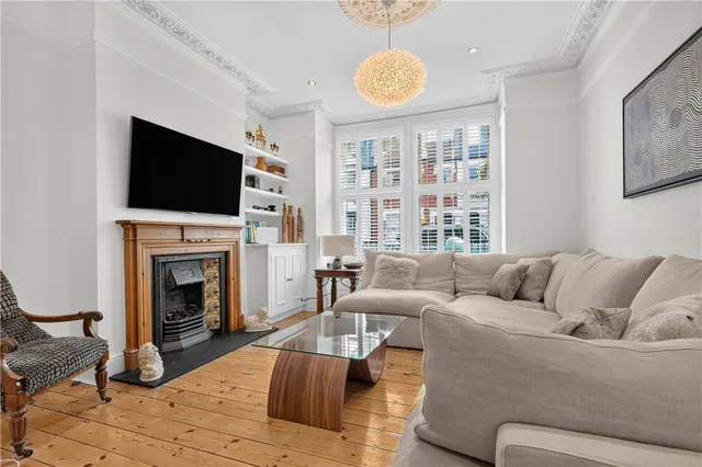 Gowan Avenue, London, SW6, photo 2