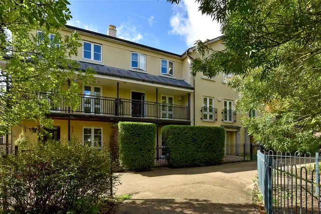 Photo 2 — Canterbury Mews, Windsor, Berkshire, SL4 3SF