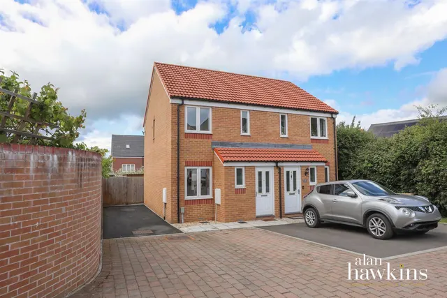 James Avenue, Calne, SN11, photo 1