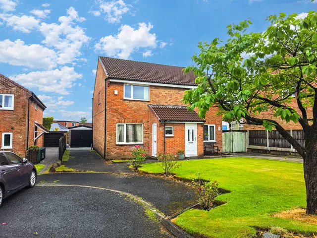 Honiton Grove, Radcliffe, M26, photo 1