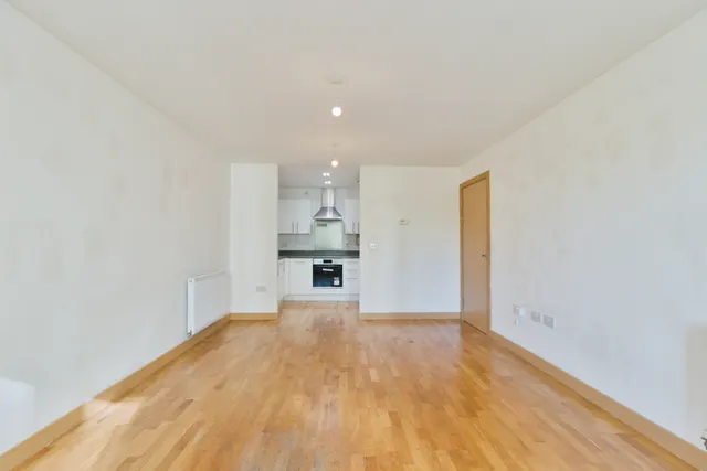 Well Hall Road, SE9, photo 2