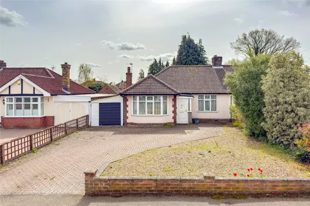 Hollybush Avenue, St. Albans, Hertfordshire, AL2 3AE, photo 1
