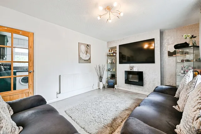 Broxtowe Lane, Nottingham, NG8, photo 3