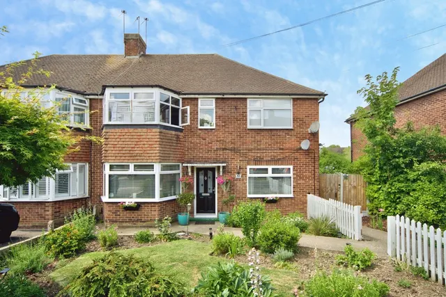 Brockley Crescent, Romford, RM5, photo 1
