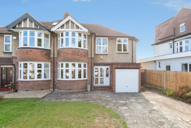 The Manor Drive, Worcester Park, KT4, photo 1