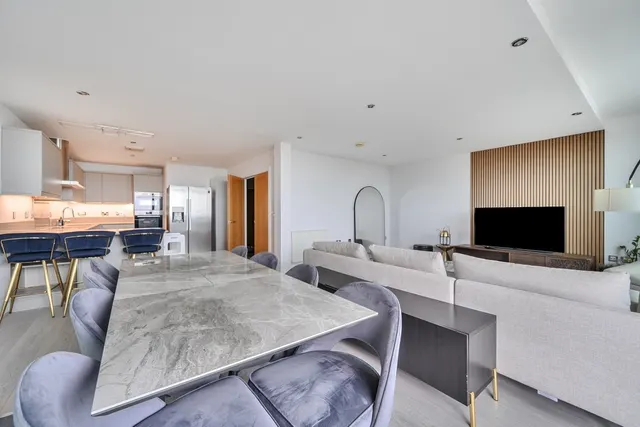 Kingsway London, N12, photo 2