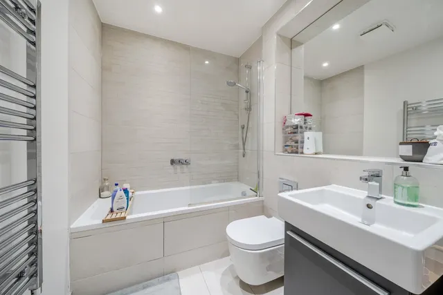 Photo 3 — 29a Bath Terrace, Elephant & Castle, London Bridge, London, SE1