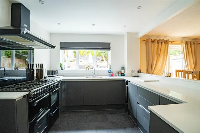 Chalvington Drive, St. Leonards-On-Sea, photo 3
