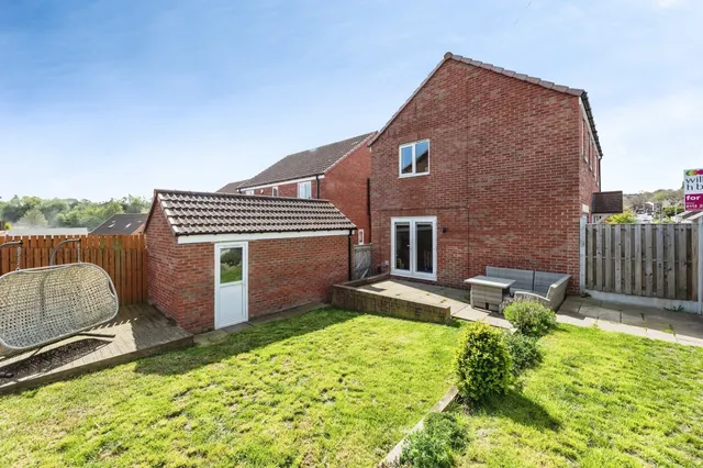 Daisy Hill, Morley, LS27, photo 2