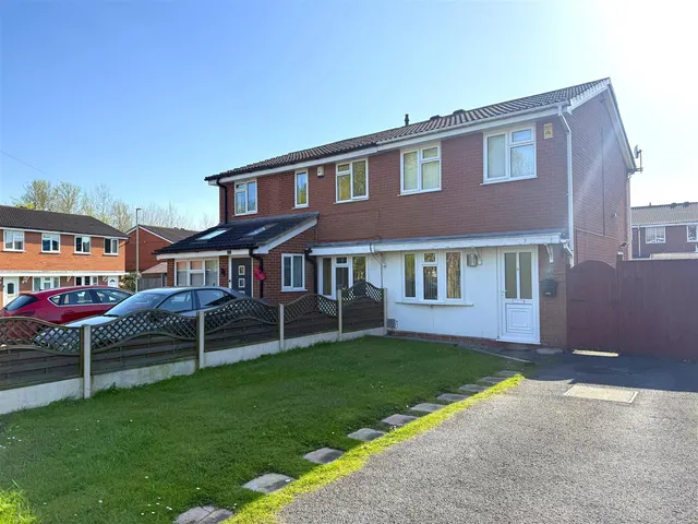 Buckingham Close, Stretton, DE13, photo 1