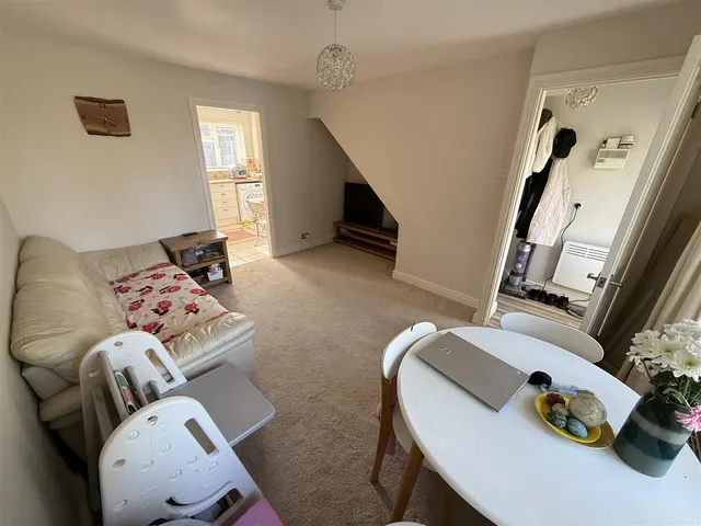 Buckingham Close, Stretton, DE13, photo 3