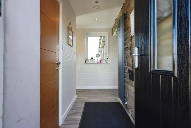 Latham Lane, Cleckheaton, BD19, photo 3