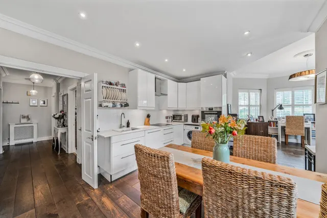 Trinity Church Road, Barnes, SW13, photo 1