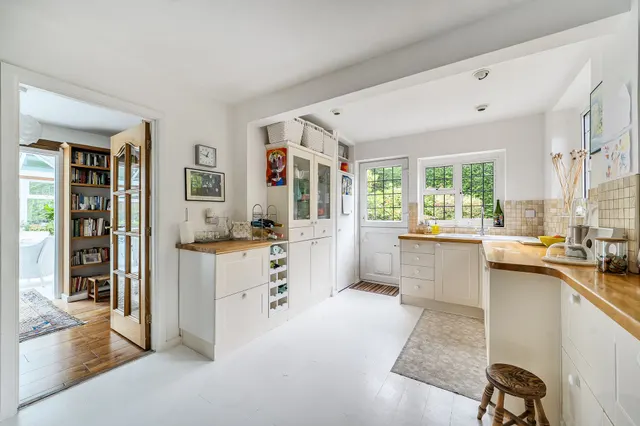 Tudor Village, Storrington, RH20, photo 2