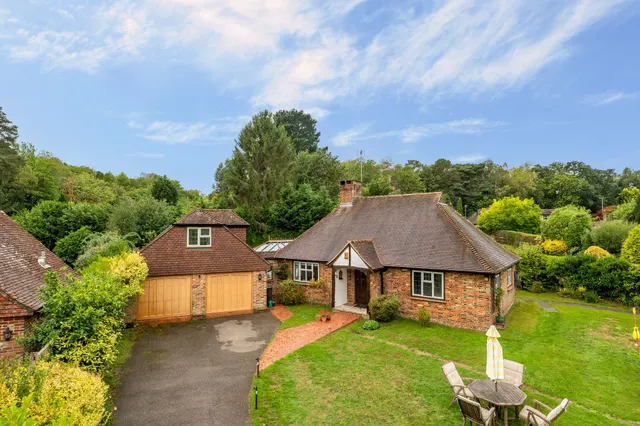 Tudor Village, Storrington, RH20, photo 1