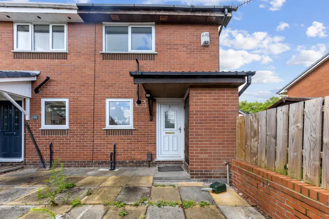 Ashdown Lane, Birchwood, Warrington, Warrington, WA3 6TE, photo 1