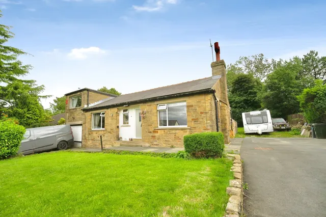 Cliffe View, Allerton, Bradford, photo 1