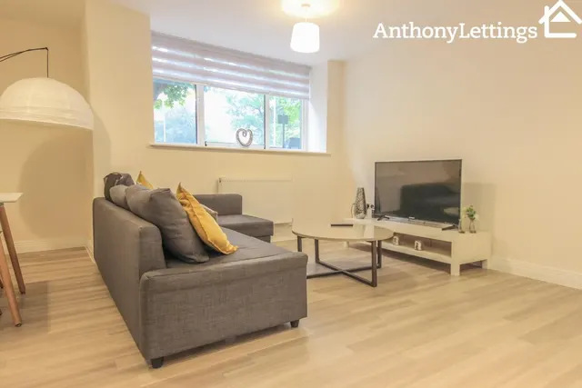 Skyline House Swingate, Stevenage, SG1, photo 3