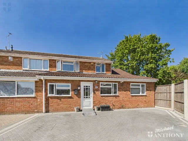 Tamar Close, Aylesbury, HP21 9HG, photo 1