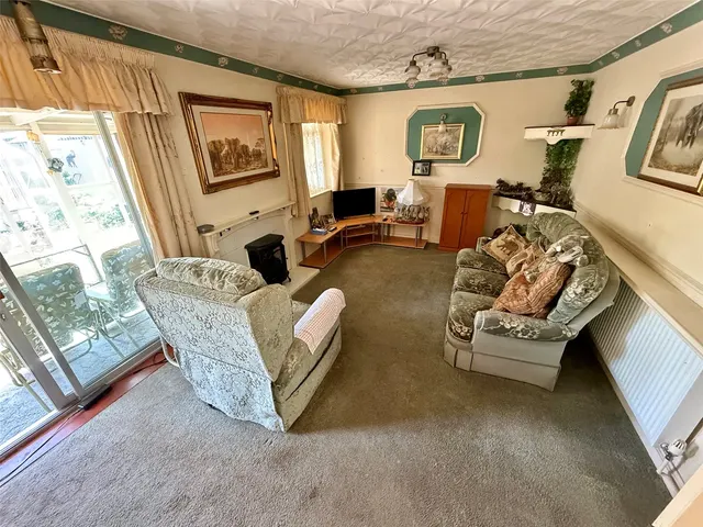 Photo 3 — Woodbury Road, Stourport-on-Severn, Worcestershire, DY13 8XR
