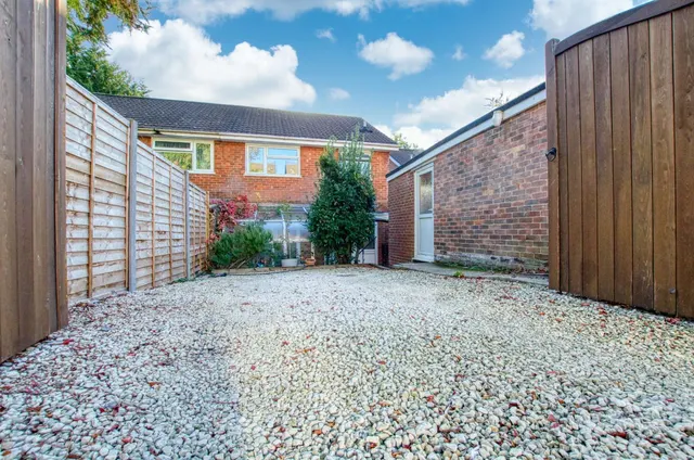 Kingsfield Gardens, Bursledon, SO31, photo 1