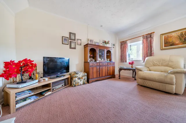 Off Manor Farm Court, Selsey, PO20, photo 2