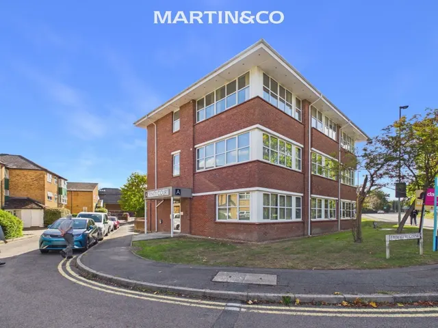 Trinity Court, Wokingham, RG41, photo 1