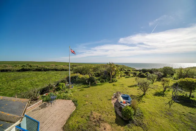 Brighstone, PO30, photo 2