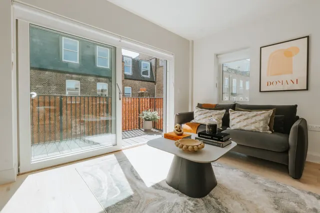Stonhouse Street, London, SW4, photo 1