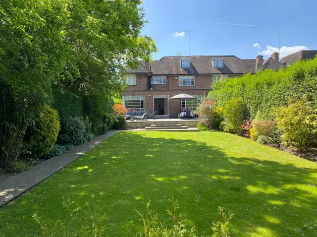Litchfield Way, Hampstead Garden Suburb, NW11, photo 3