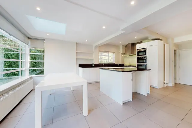 Litchfield Way, Hampstead Garden Suburb, NW11, photo 2