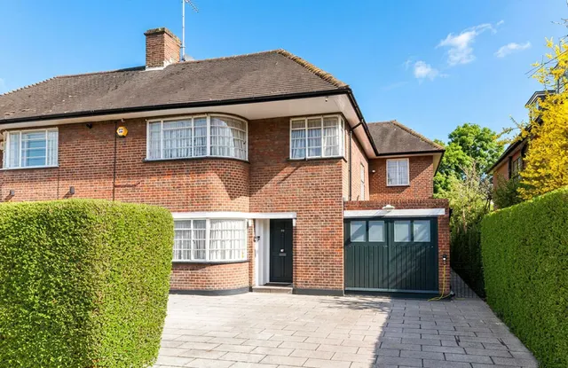 Litchfield Way, Hampstead Garden Suburb, NW11, photo 1