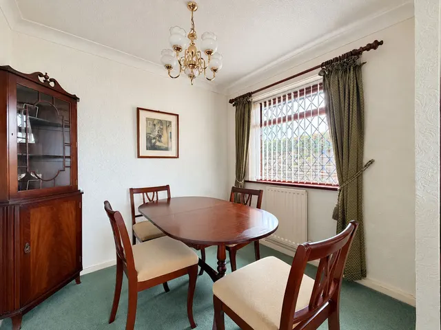 Berwyn Grove, Cheslyn Hay, WS6, photo 3