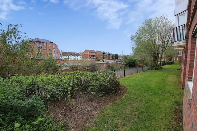Photo 3 — Henry Bird Court, Northampton