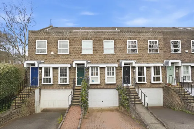 Shaftesbury Way, Twickenham, TW2 5RN, photo 1