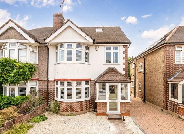 Bassett Gardens, Isleworth, TW7, photo 1