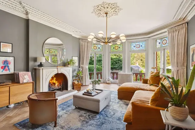 Guildford Road, Westcott, RH4, photo 2