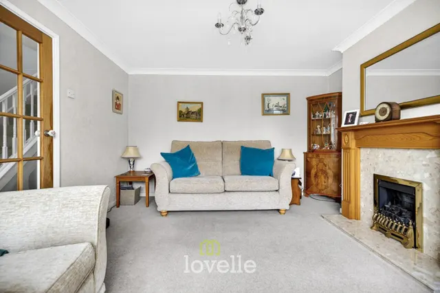 Summerfield Avenue, Waltham, DN37, photo 3