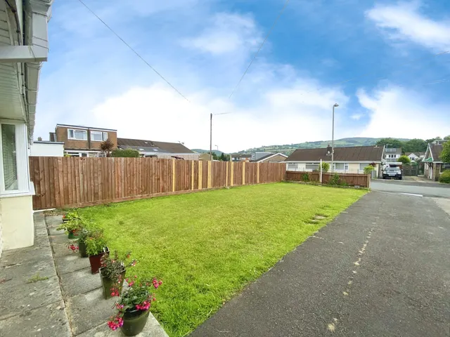Hazel Grove, Caerphilly, CF83, photo 3