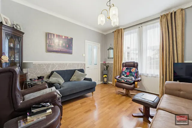 Clarendon Road, Ashford, TW15, photo 3