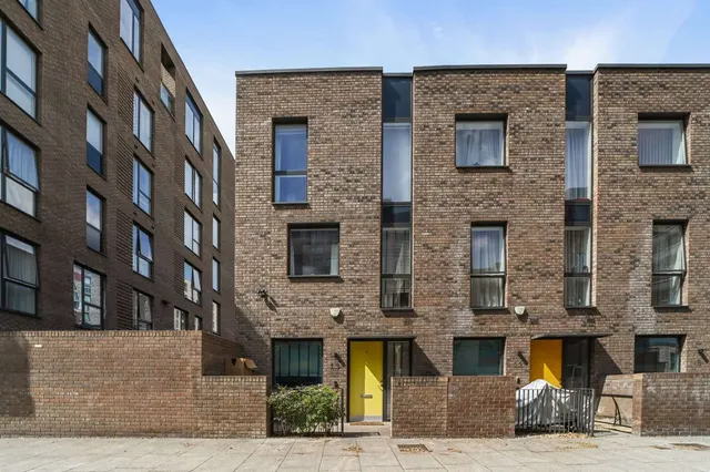 Peartree Way, Greenwich, London, SE10 0XS, photo 1