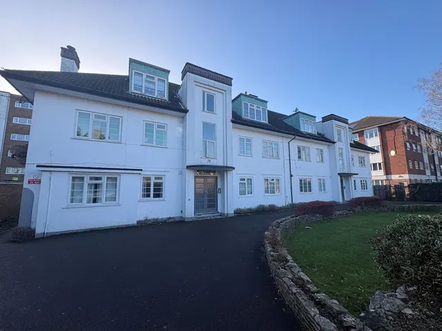 2 bedroom property, Princess Road, Poole, BH12