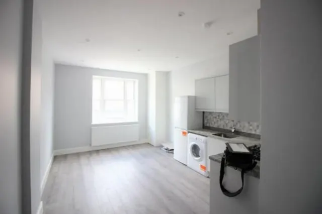 1 bedroom flat, High Street, Camberley, GU15