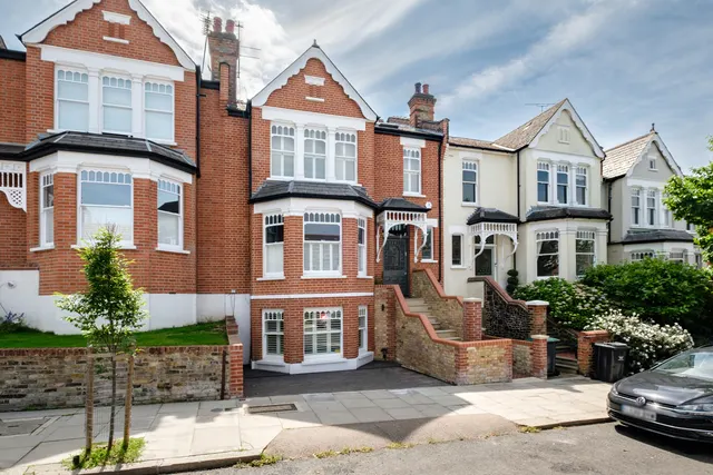 Dukes Avenue, London, N10, photo 1
