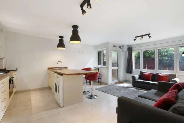 Park Rise, London, photo 1