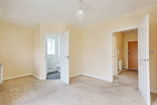 Falcon Avenue, South Ockendon, RM15, photo 2