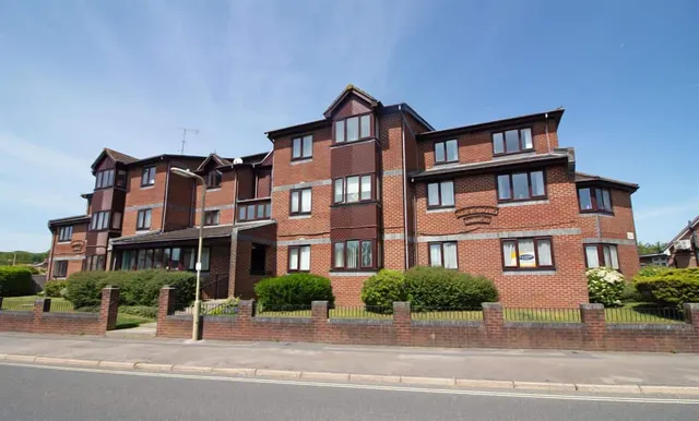 39 Stakes Road, Purbrook, PO7 5XT, photo 1