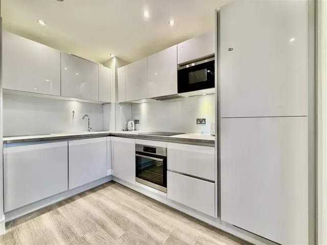 Healum Avenue, Southall, UB2, photo 1